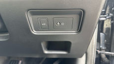 Land Rover Discovery 3.0 P360 R-Dynamic SE 5dr Auto Petrol Station Wagon